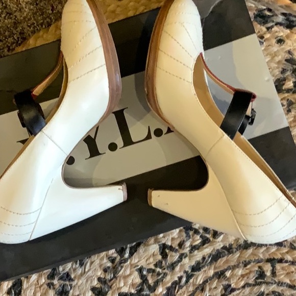 N.Y.L.A. Women’s Vintage Style Shoes Size 8.5 - Picture 6 of 6